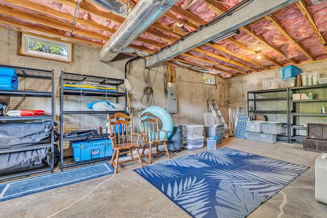400 Sourwood DR, Hardy, VA 24101