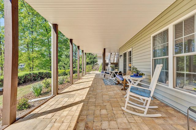 400 Sourwood DR, Hardy, VA 24101