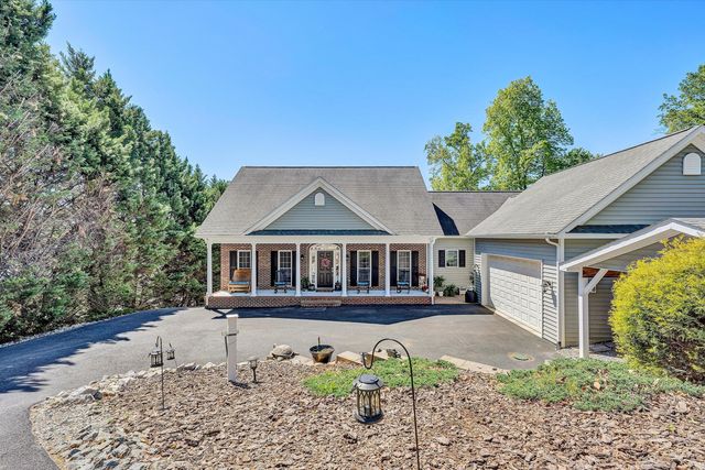 400 Sourwood DR, Hardy, VA 24101