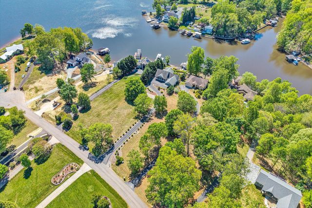 400 Sourwood DR, Hardy, VA 24101