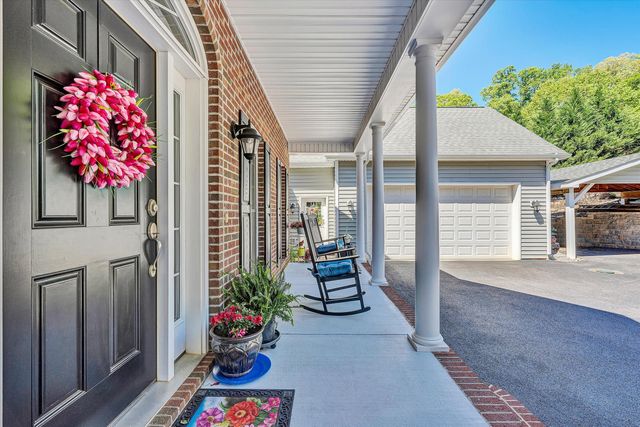 400 Sourwood DR, Hardy, VA 24101