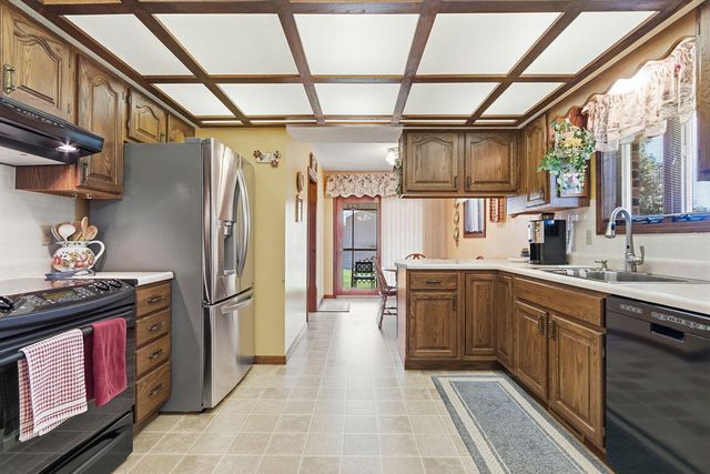 710 E TARR ST, Centralia, MO 65240