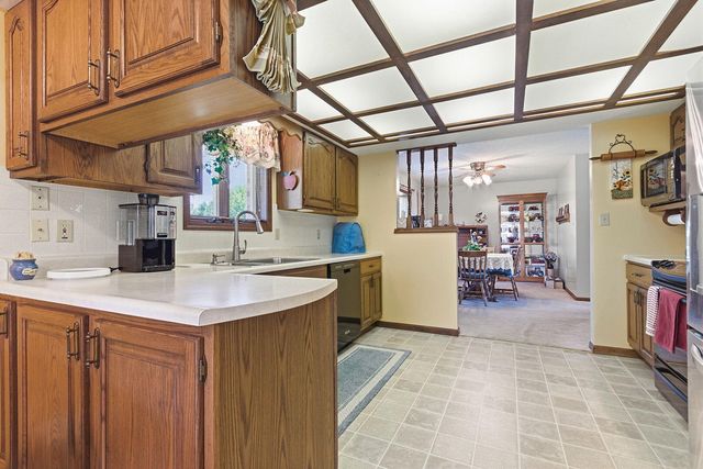 710 E TARR ST, Centralia, MO 65240