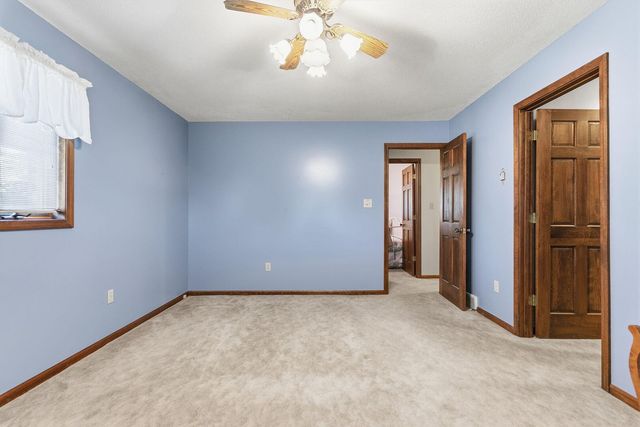 710 E TARR ST, Centralia, MO 65240