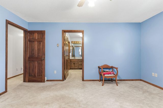 710 E TARR ST, Centralia, MO 65240