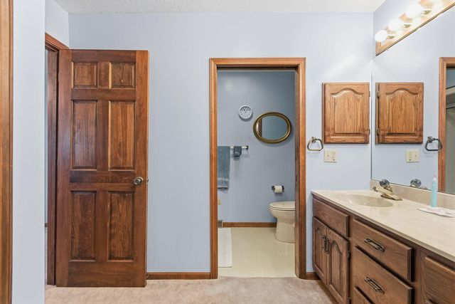 710 E TARR ST, Centralia, MO 65240