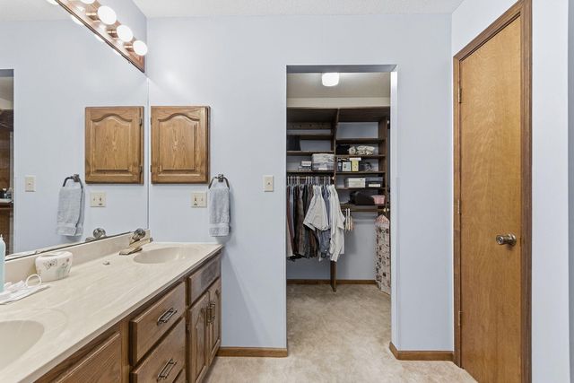 710 E TARR ST, Centralia, MO 65240