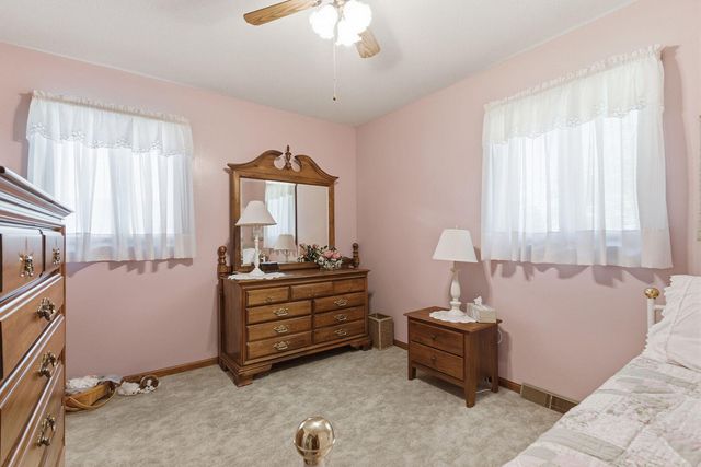 710 E TARR ST, Centralia, MO 65240