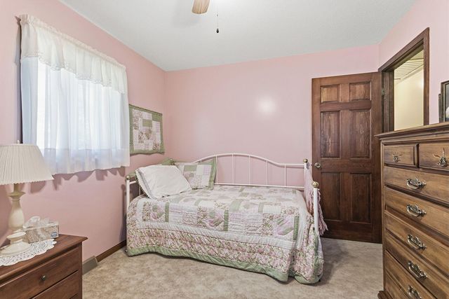 710 E TARR ST, Centralia, MO 65240