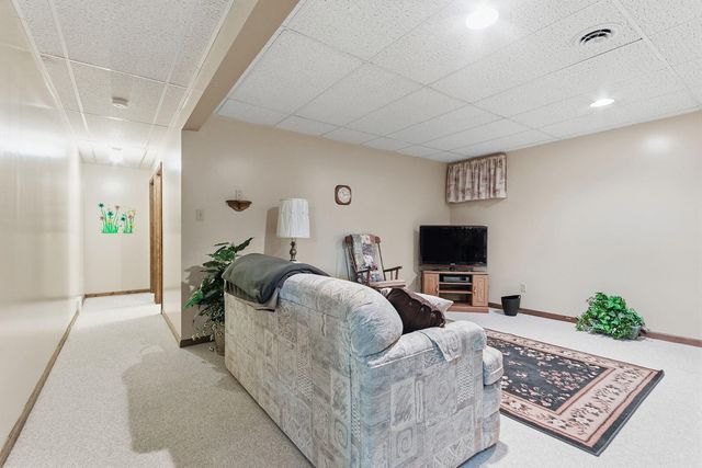 710 E TARR ST, Centralia, MO 65240
