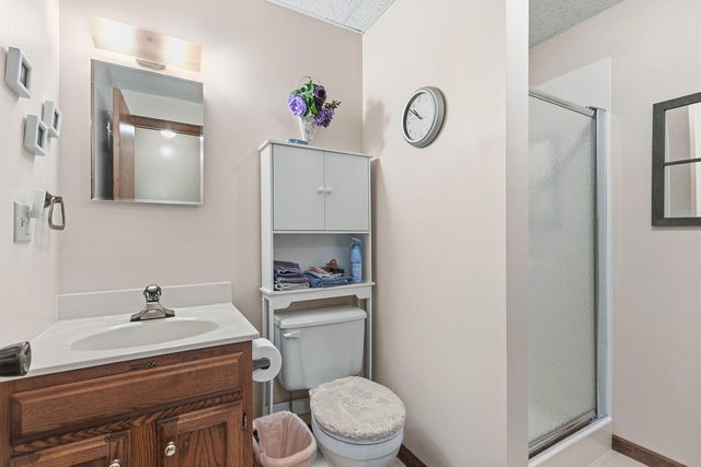 710 E TARR ST, Centralia, MO 65240