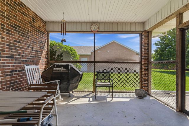 710 E TARR ST, Centralia, MO 65240