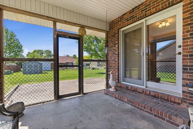 710 E TARR ST, Centralia, MO 65240