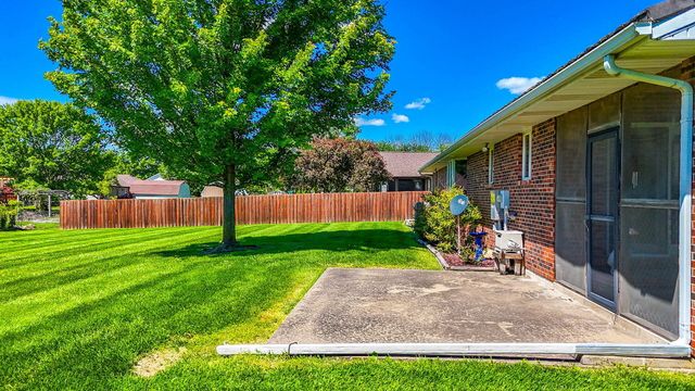 710 E TARR ST, Centralia, MO 65240