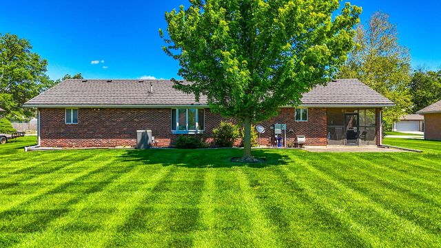 710 E TARR ST, Centralia, MO 65240
