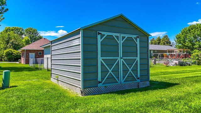 710 E TARR ST, Centralia, MO 65240