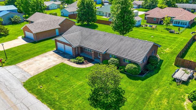 710 E TARR ST, Centralia, MO 65240