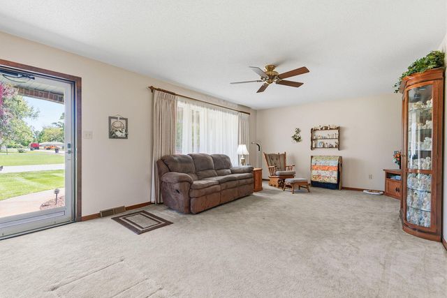 710 E TARR ST, Centralia, MO 65240
