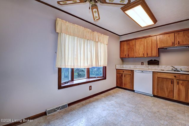 1077 Dotland Cir, Shelbyville, KY 40065