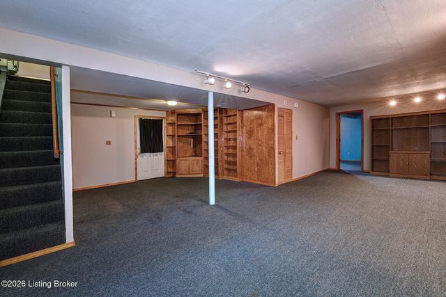 1077 Dotland Cir, Shelbyville, KY 40065