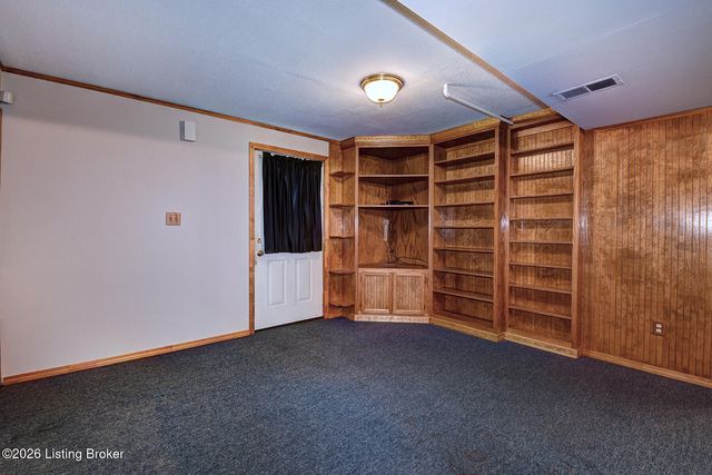 1077 Dotland Cir, Shelbyville, KY 40065