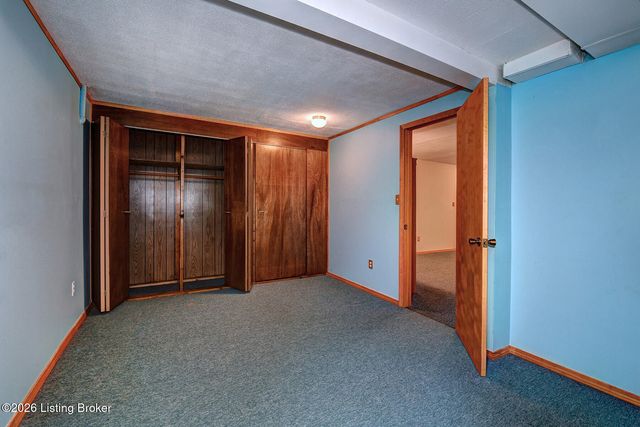 1077 Dotland Cir, Shelbyville, KY 40065