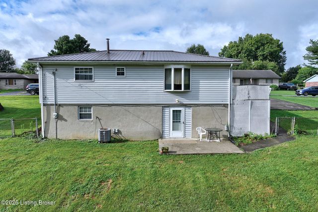 1077 Dotland Cir, Shelbyville, KY 40065