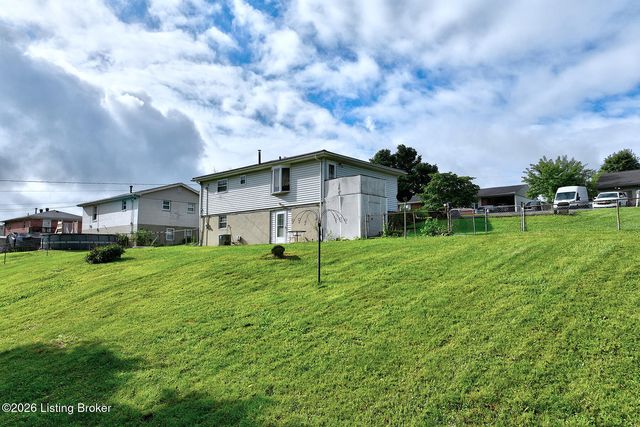 1077 Dotland Cir, Shelbyville, KY 40065