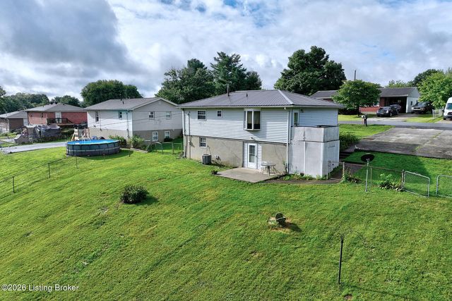 1077 Dotland Cir, Shelbyville, KY 40065