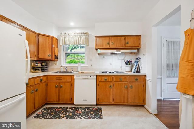 8504 SUNDALE DR, Silver Spring, MD 20910