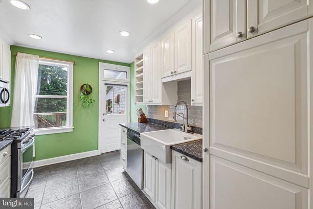2945 KESWICK RD, Baltimore, MD 21211