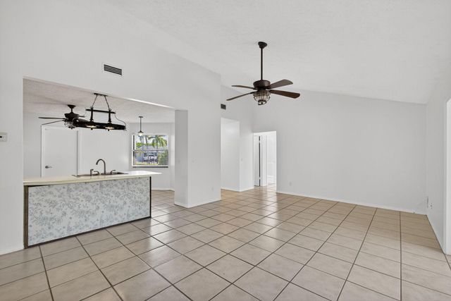 8288 SE Pine Circle, Hobe Sound, FL 33455