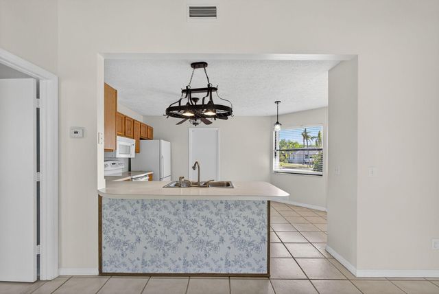 8288 SE Pine Circle, Hobe Sound, FL 33455