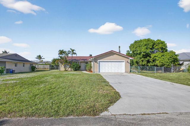 8288 SE Pine Circle, Hobe Sound, FL 33455