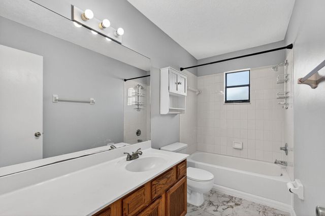 8288 SE Pine Circle, Hobe Sound, FL 33455