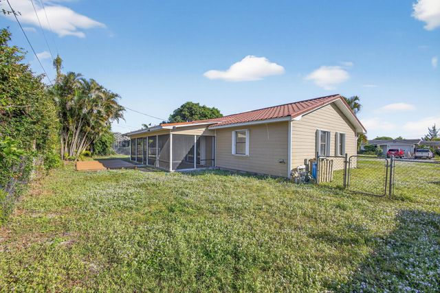8288 SE Pine Circle, Hobe Sound, FL 33455