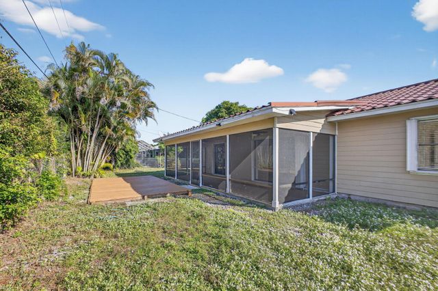 8288 SE Pine Circle, Hobe Sound, FL 33455