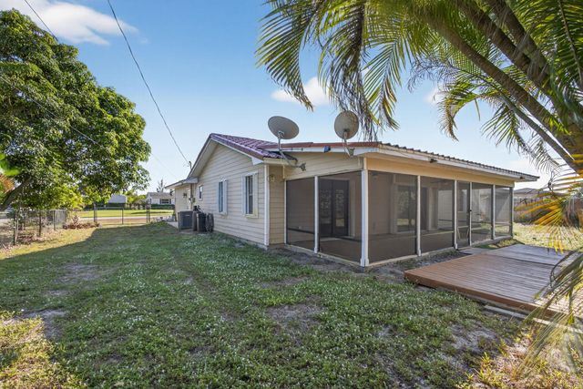 8288 SE Pine Circle, Hobe Sound, FL 33455