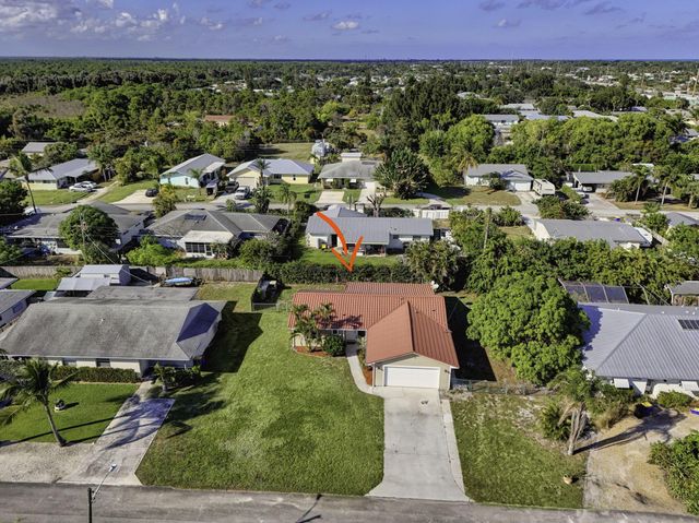8288 SE Pine Circle, Hobe Sound, FL 33455