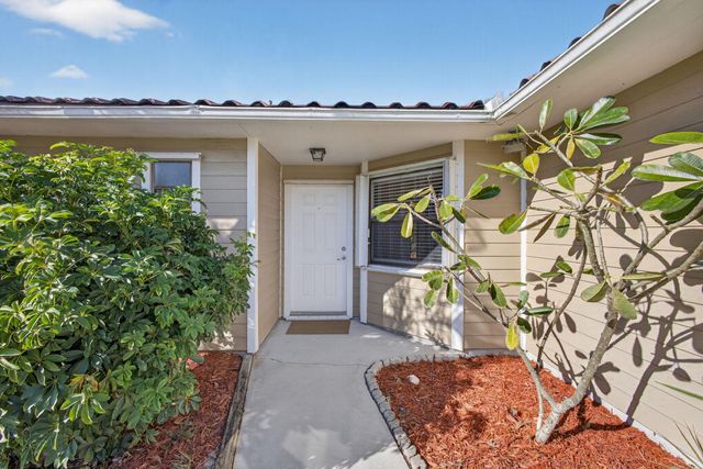 8288 SE Pine Circle, Hobe Sound, FL 33455