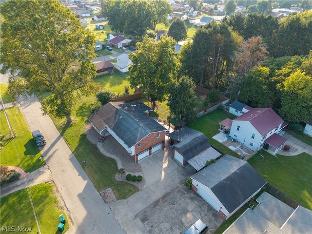 2305 14th Avenue, Vienna, WV 26105
