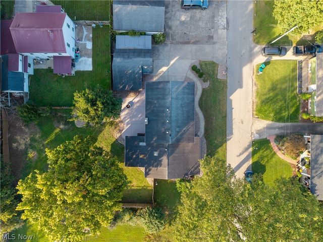 2305 14th Avenue, Vienna, WV 26105
