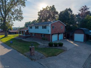2305 14th Avenue, Vienna, WV 26105