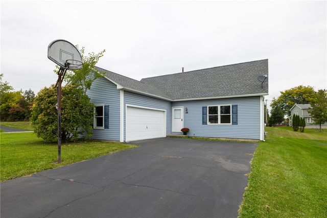 132 Grangerford Hts, Henrietta, NY 14586