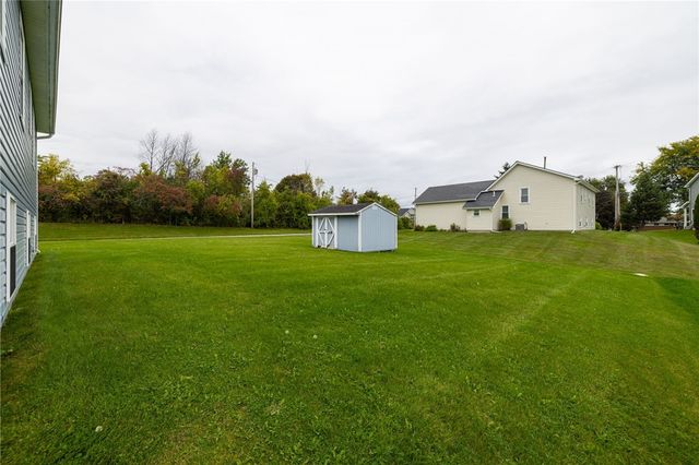 132 Grangerford Hts, Henrietta, NY 14586