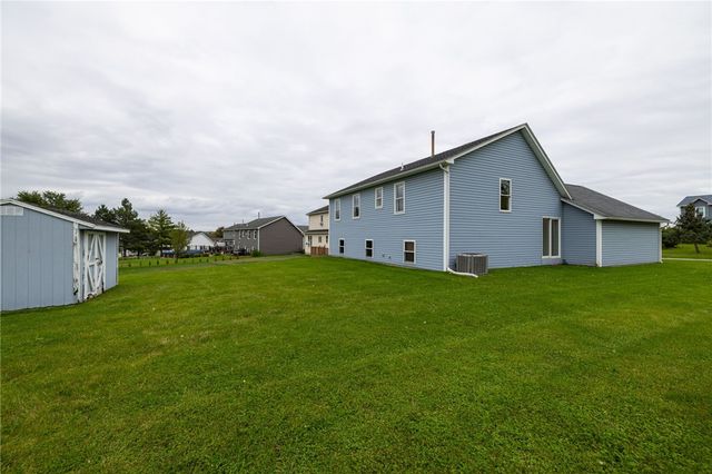 132 Grangerford Hts, Henrietta, NY 14586