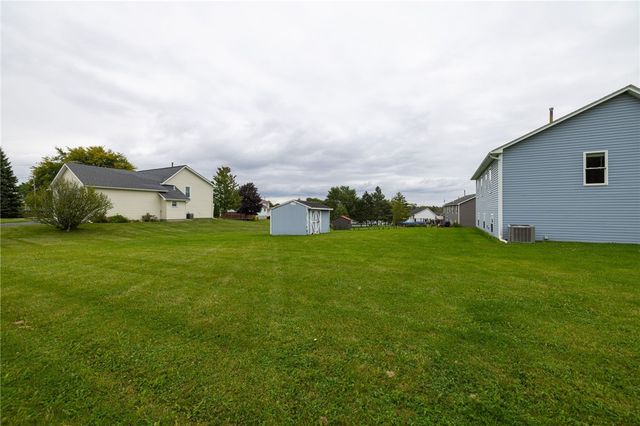 132 Grangerford Hts, Henrietta, NY 14586