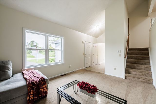 132 Grangerford Hts, Henrietta, NY 14586