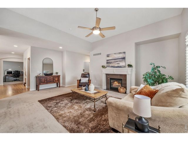 836 Windflower Dr, Longmont, CO 80504