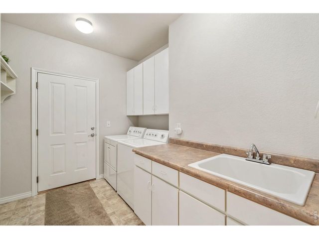 836 Windflower Dr, Longmont, CO 80504